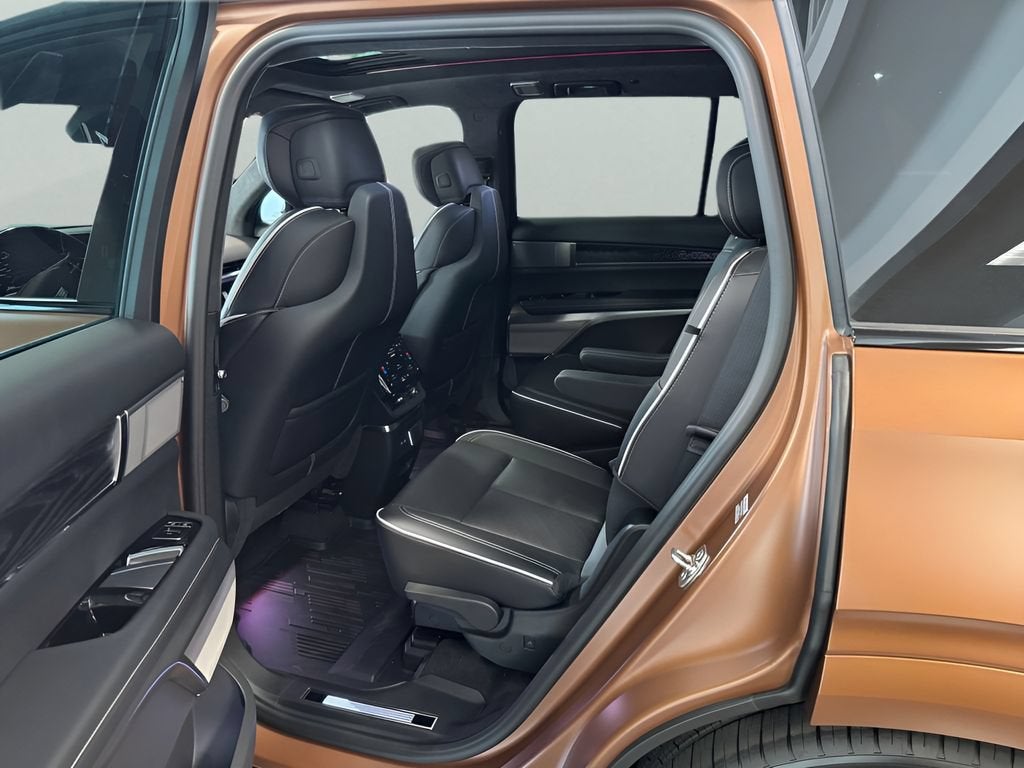 2027 Cadillac VISTIQ Platinum