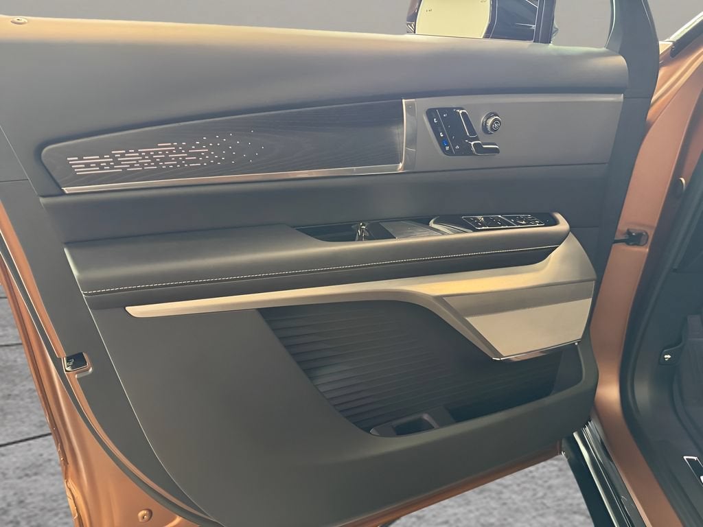2027 Cadillac VISTIQ Platinum