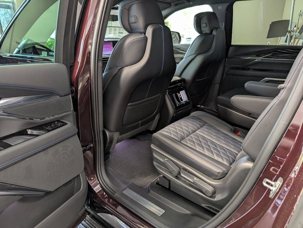 2025 Cadillac ESCALADE IQ Luxury 1