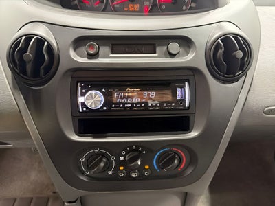 2004 Saturn ION 1
