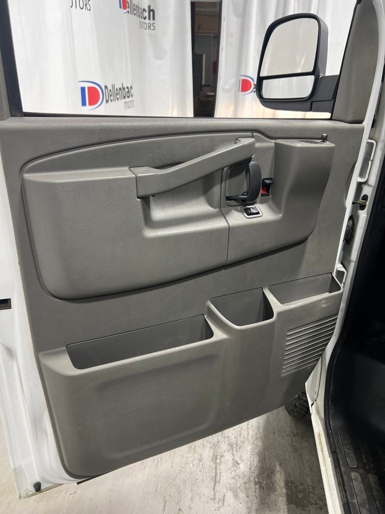 2023 Chevrolet Express 3500 Work Van Cargo