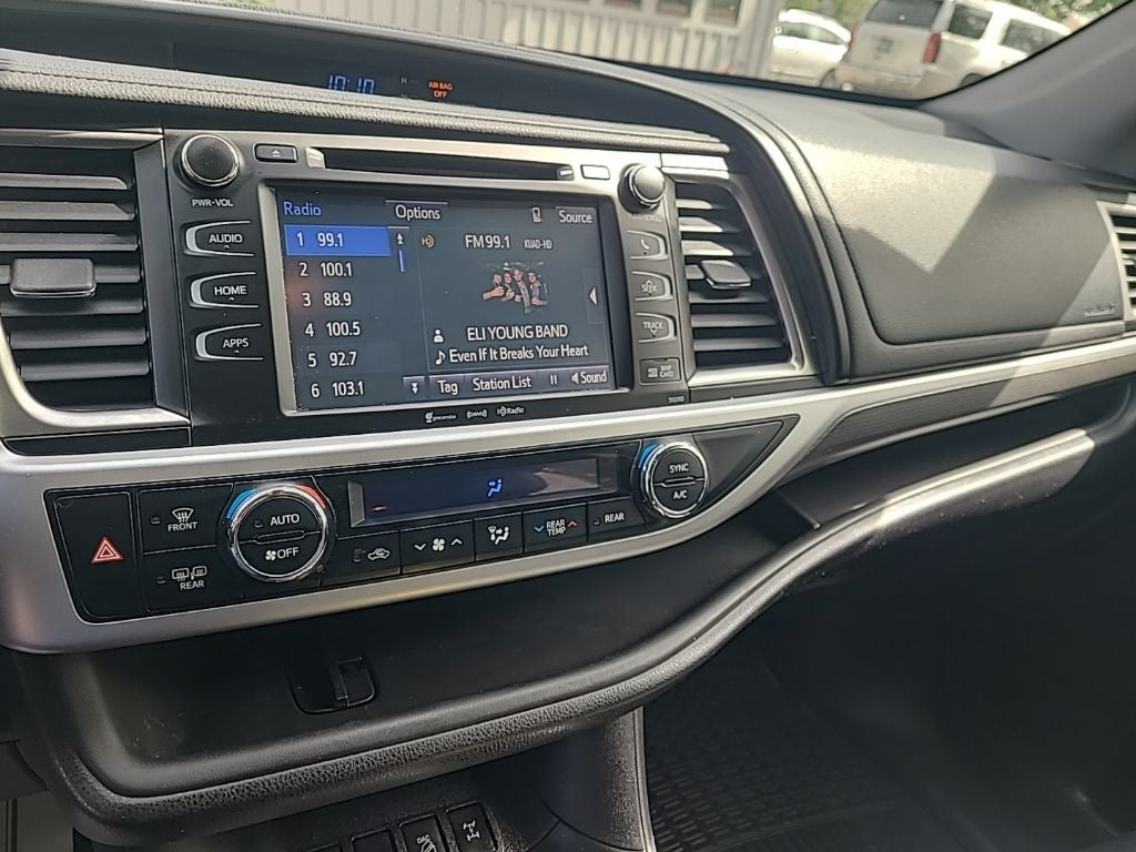 2019 Toyota Highlander SE