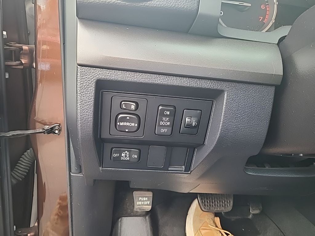2017 Toyota Tundra SR5