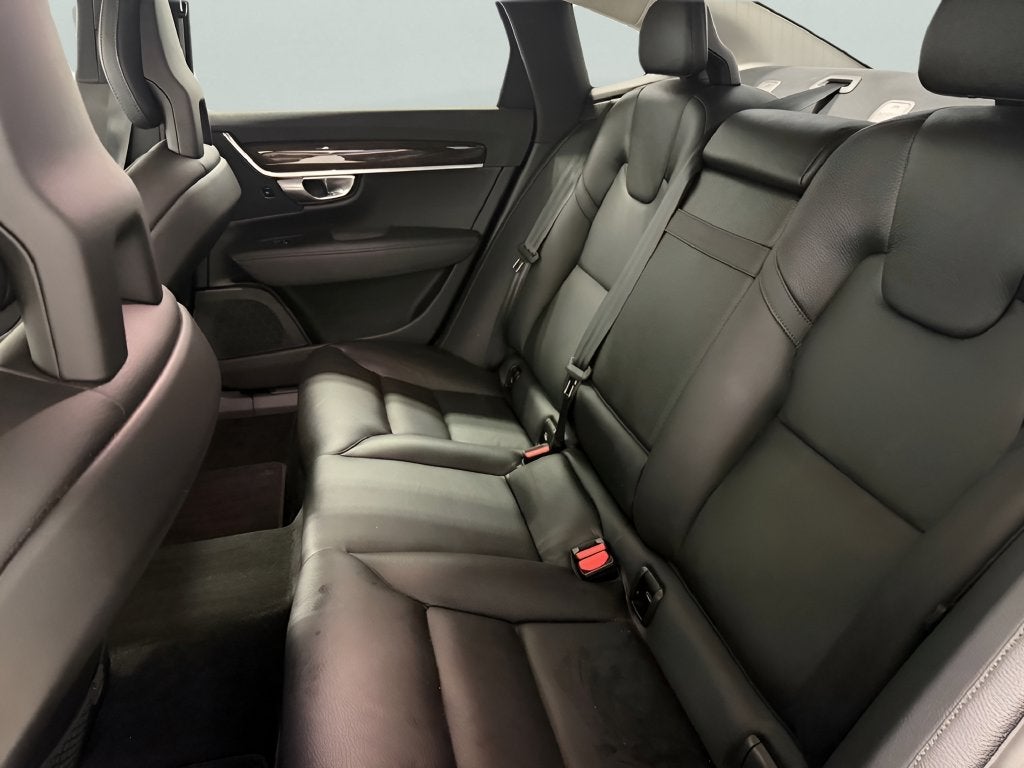 2017 Volvo S90 T6 Momentum