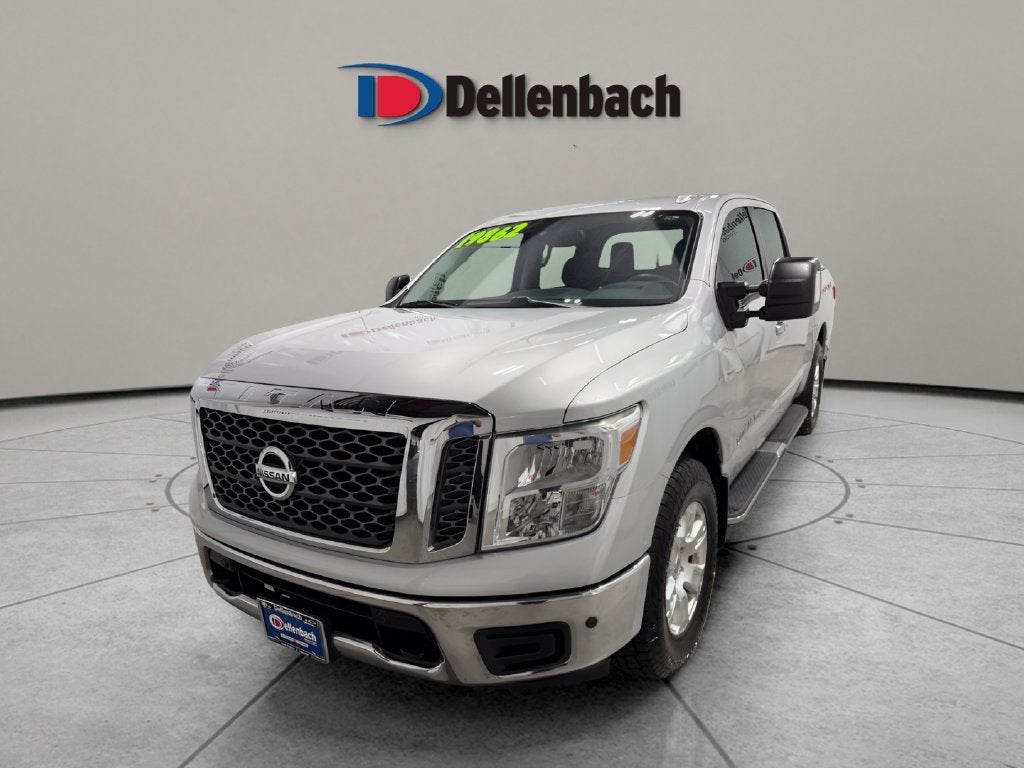 2018 Nissan TITAN SV