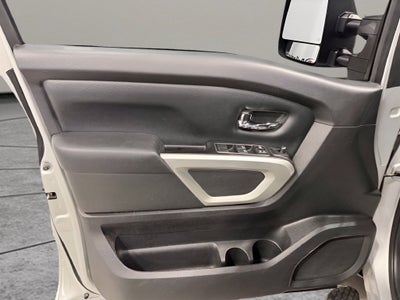 2018 Nissan TITAN SV
