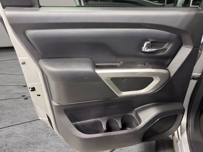 2018 Nissan TITAN SV