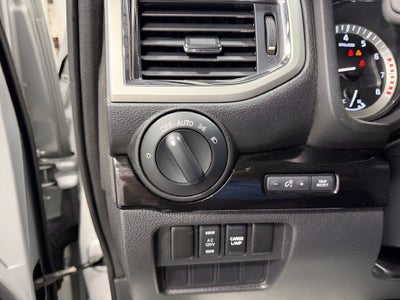2018 Nissan TITAN SV