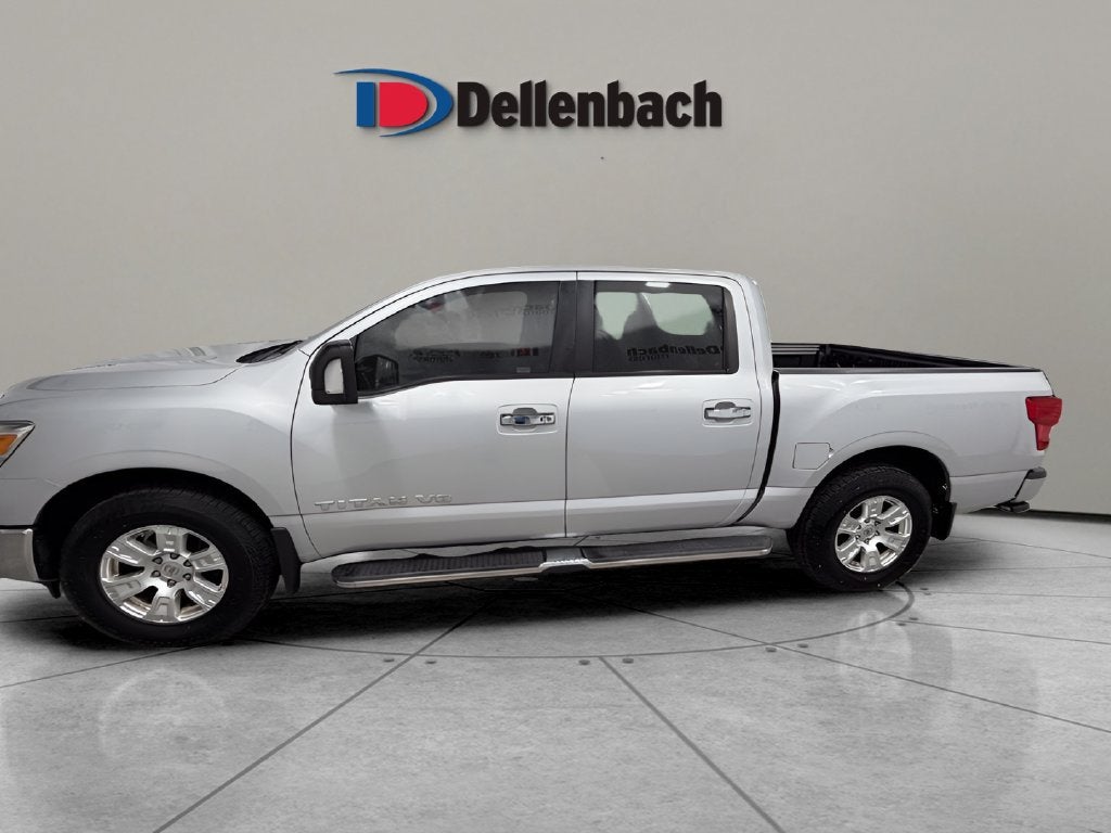 2018 Nissan TITAN SV