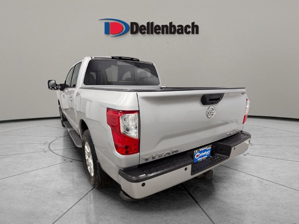 2018 Nissan TITAN SV
