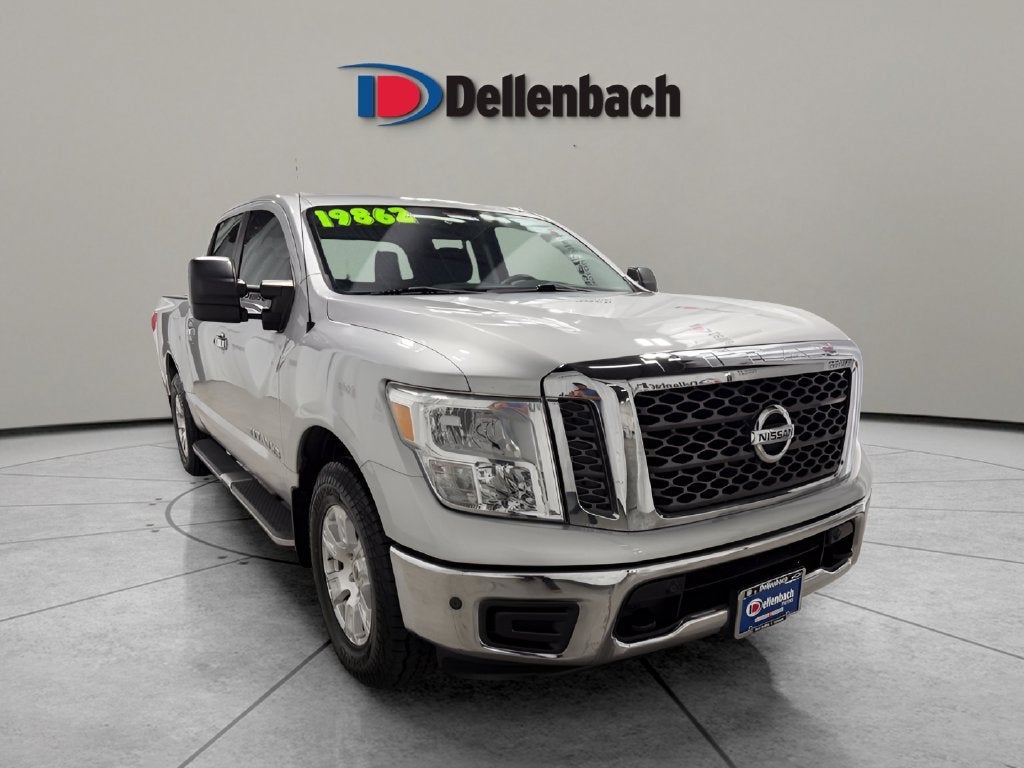 2018 Nissan TITAN SV