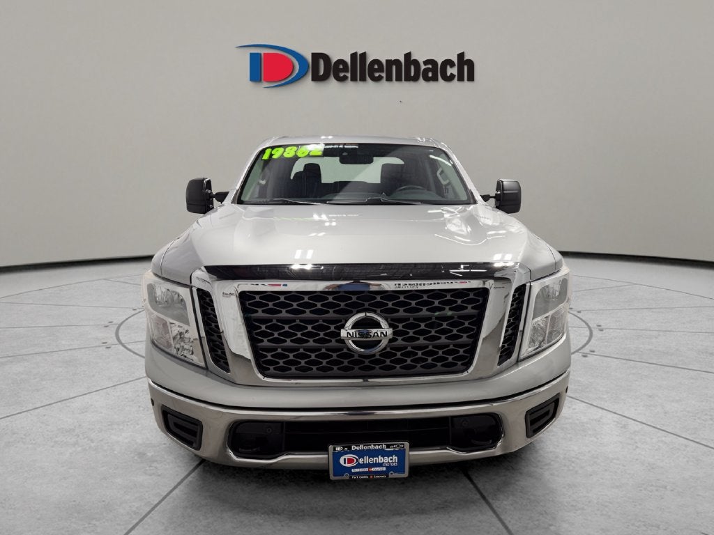 2018 Nissan TITAN SV