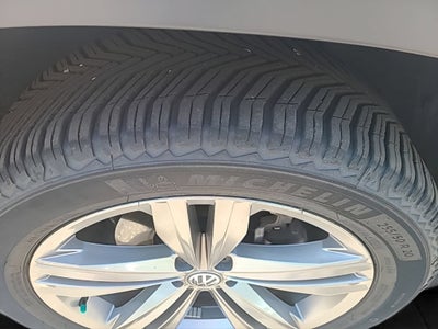 2019 Volkswagen Atlas 3.6L V6 SE w/Technology R-Line