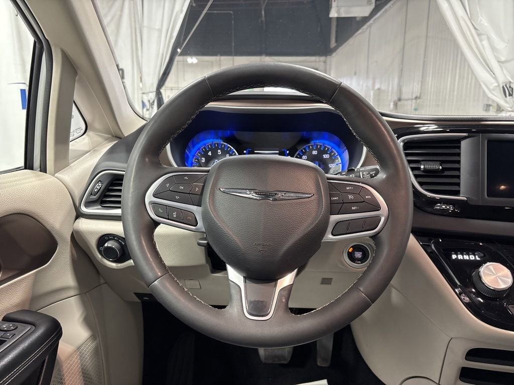 2022 Chrysler Voyager LX