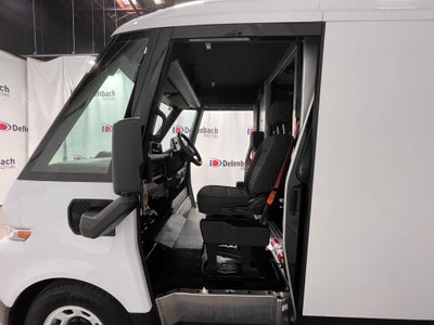 2024 BrightDrop Zevo 400 EJY