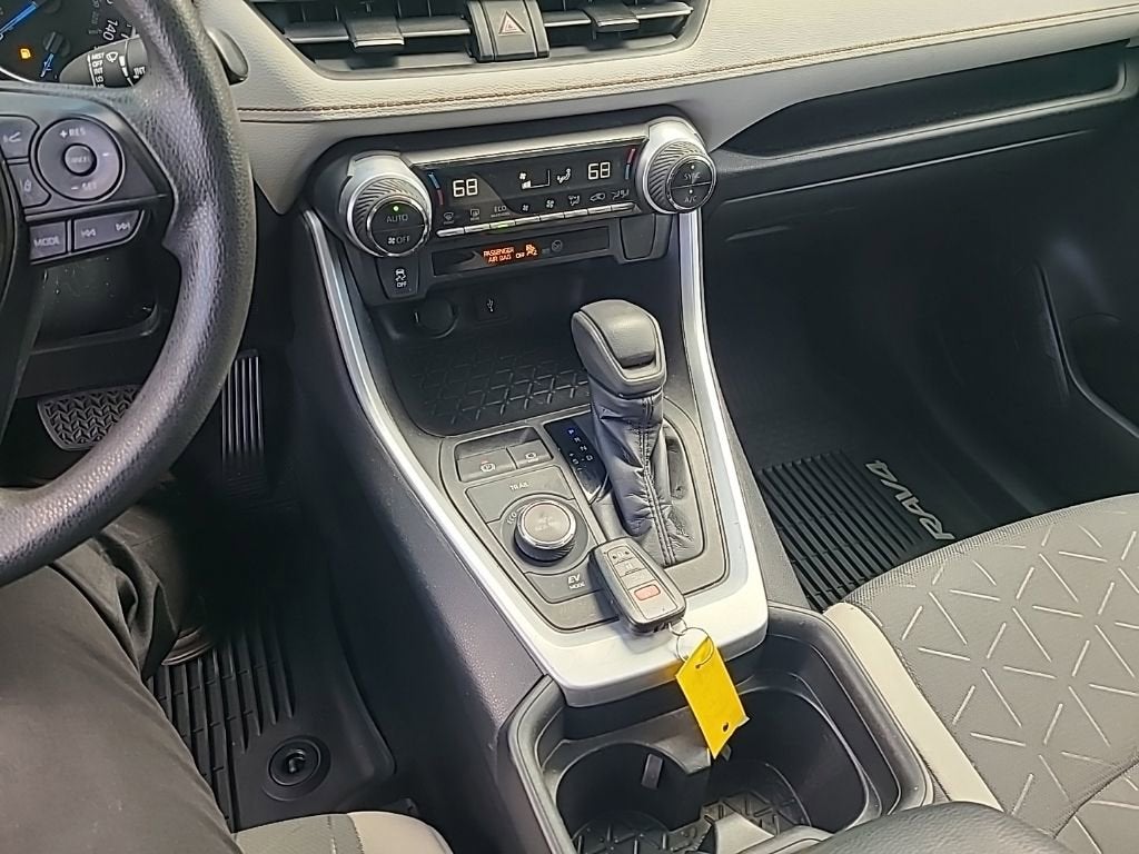 2020 Toyota RAV4 Hybrid XLE