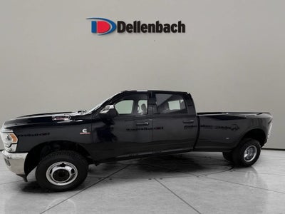 2022 RAM 3500 Tradesman Crew Cab 4x4 8' Box
