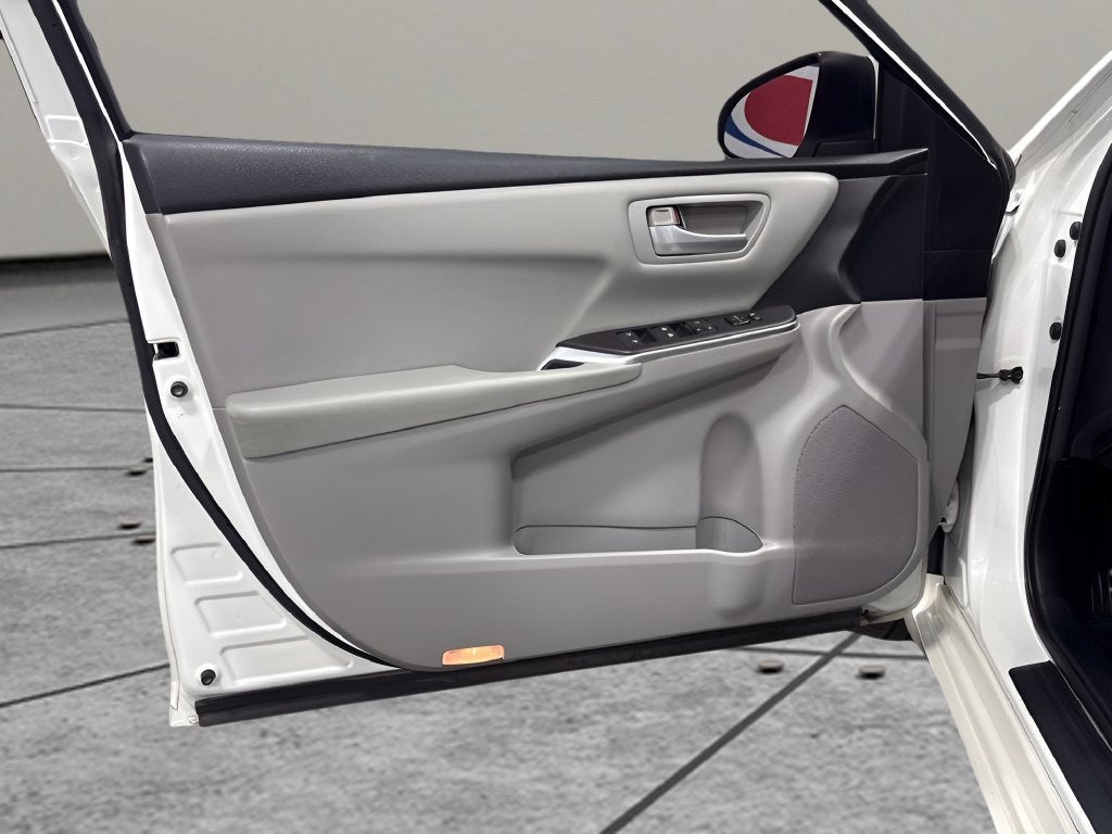 2016 Toyota Camry Hybrid SE