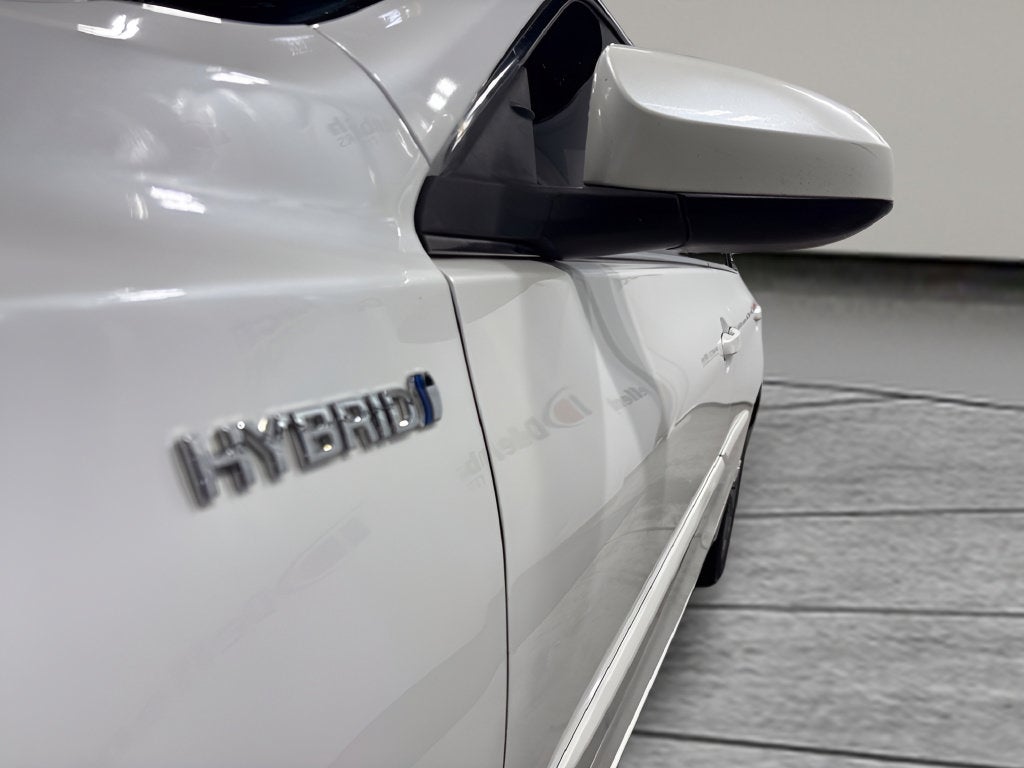 2016 Toyota Camry Hybrid SE